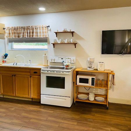 Chic Cozy Country Cot Apartment Lake Placid Bagian luar foto